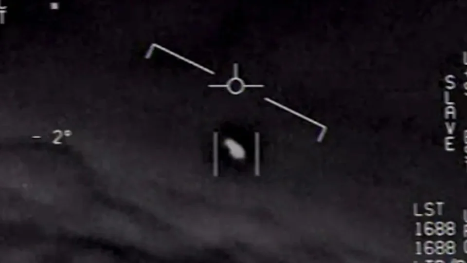 Piloto identifica OVNI ‘super sônico’ ao sair de Brasília, segundo FAB