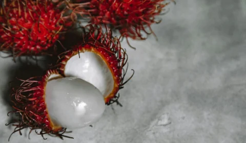 Rambutan: conheça a fruta que combate o envelhecimento