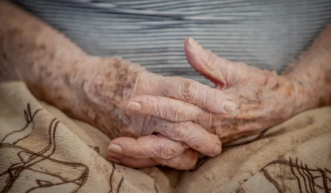 Alzheimer: medicamentos para câncer mostram eficácia no tratamento