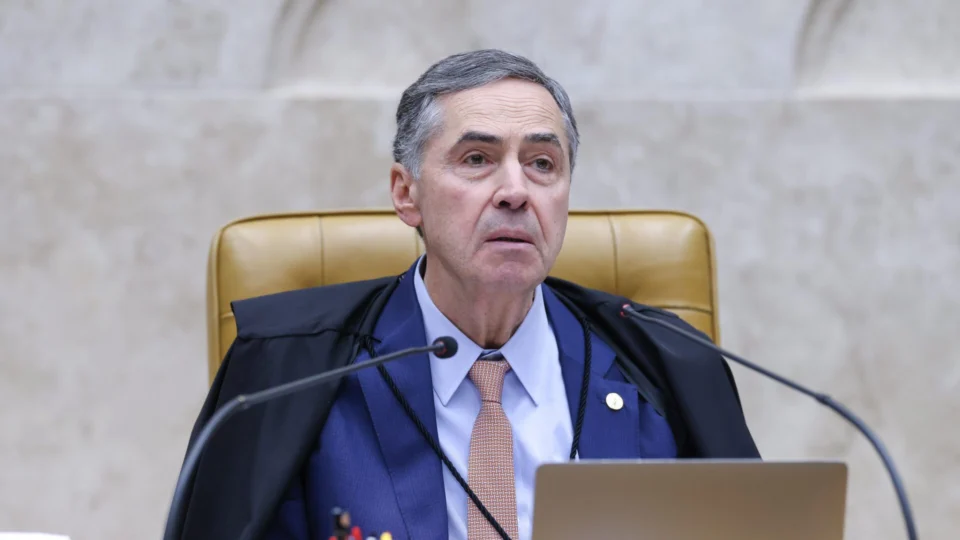 Barroso defende Moraes e reforça ordens sobre a plataforma X