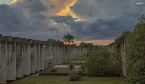 UnB cancela atividades presenciais devido a incêndio no Parna