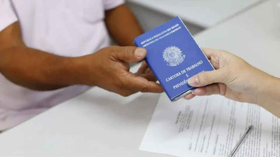 Vagas de emprego no DF: 563 cargos com salários de até R$ 6 mil hoje (24)