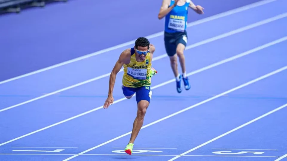 Paralimpíadas 2024: ‘Passarinho’ leva prata nos 400m do atletismo