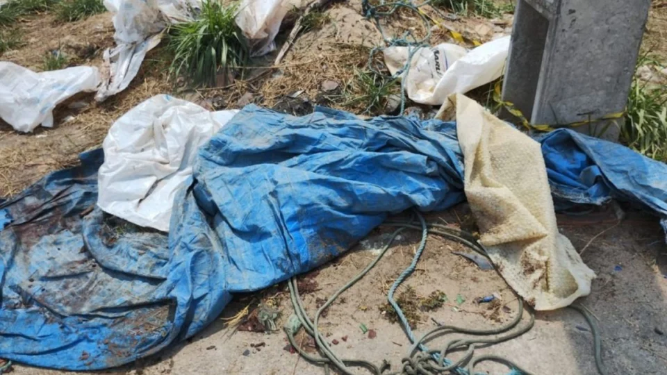 VÍDEO: corpo esquartejado é encontrado após ser jogado de carro em rua de Manaus