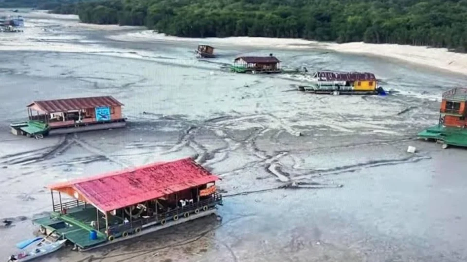 VÍDEO: seca no Tarumã-Açu paralisa quase 100% dos flutuantes no Amazonas