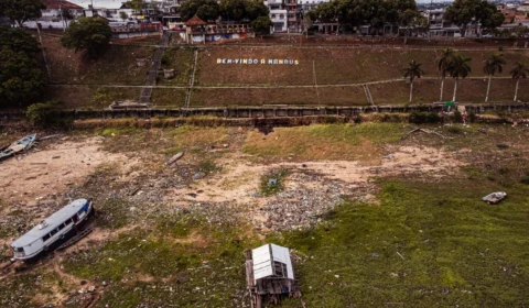 Rio Negro em Manaus se aproxima da seca histórica de 2023