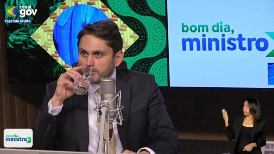 Governo pode suspender a Starlink no Brasil após volta do X