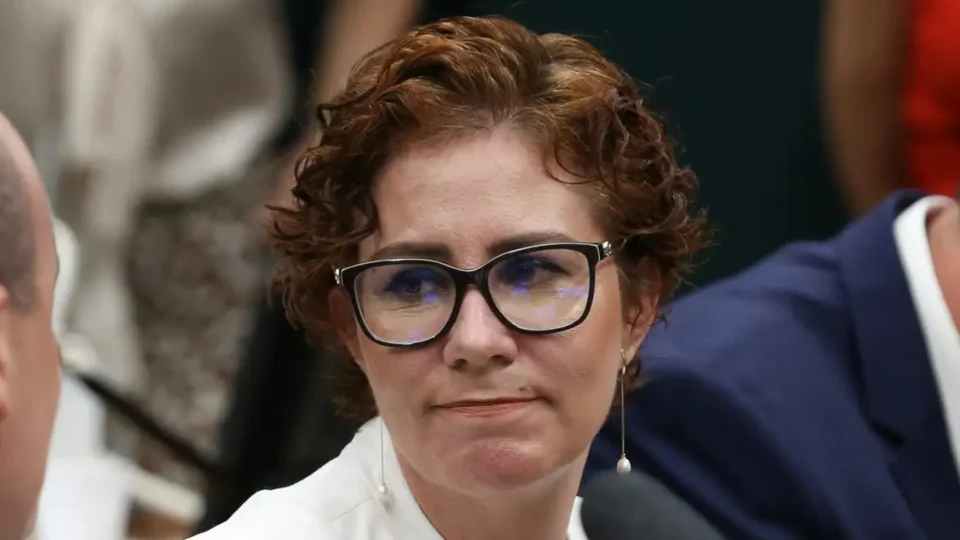Saiba quais motivos causaram a cassação e inelegibilidade de Carla Zambelli