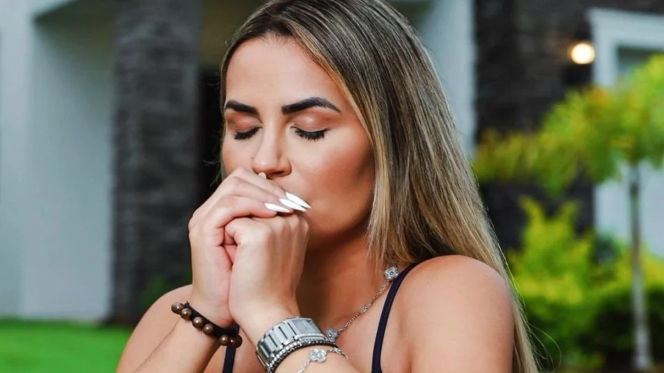 Deolane foi solta? Filho publica recado enigmático e instiga rumores