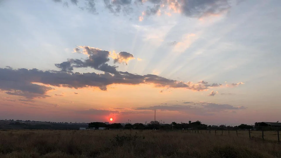 Outubro vai ser mais chuvoso ou mais seco? Veja a previsão