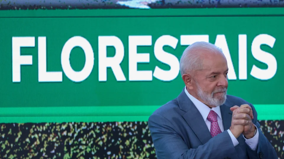 Lula anuncia medidas de combate à seca no Amazonas