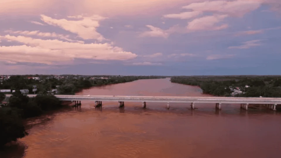 Corpo de mulher sem os órgãos internos é encontrado no rio Machado