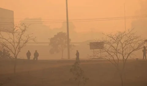 Queimadas e tempo seco podem causar conjuntivite? Entenda