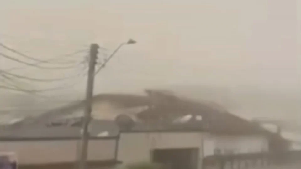 Tempestade de areia apavora moradores de cidade no Amazonas; vídeo