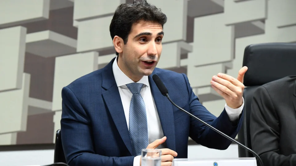 Galípolo garante que redução de juros é agenda prioritária do BC