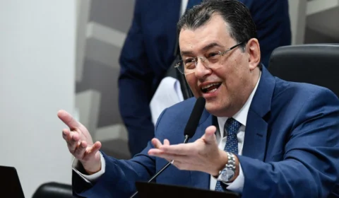 Reforma tributária: Eduardo Braga entrega relatório na CCJ do Senado