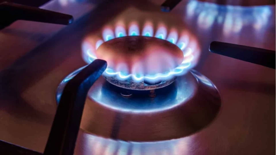 Auxílio Gás: como funciona o benefício e quem tem direito; confira