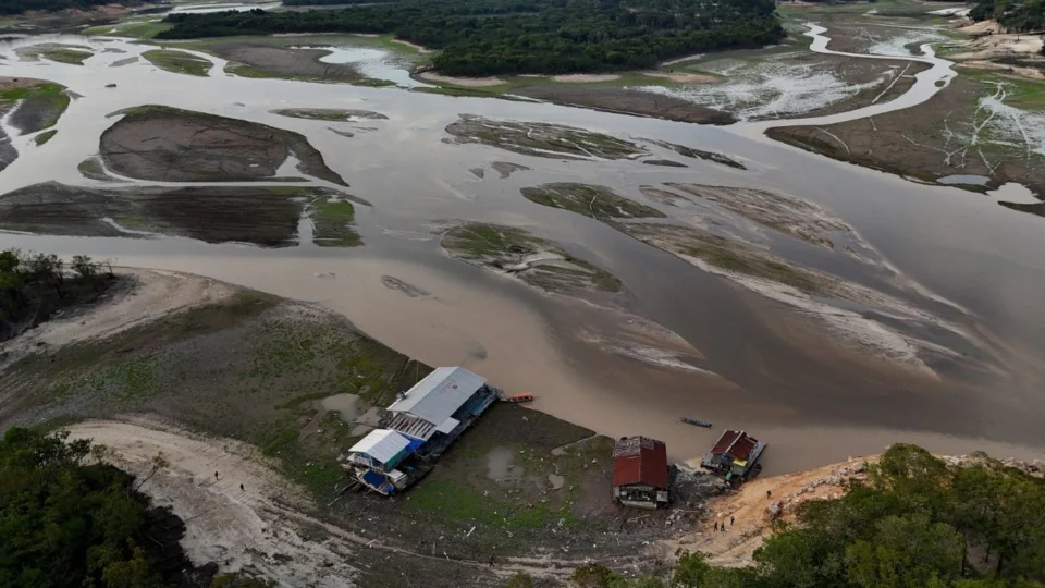 Rio Negro registra repiquete e recua 32 cm em sete dias; entenda