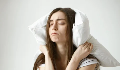 Você ronca à noite? Entenda por que isso pode ser sinal de um problema grave de saúde