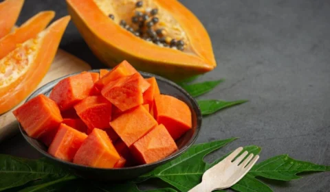 Mamão pode ser incluído na dieta? Entenda