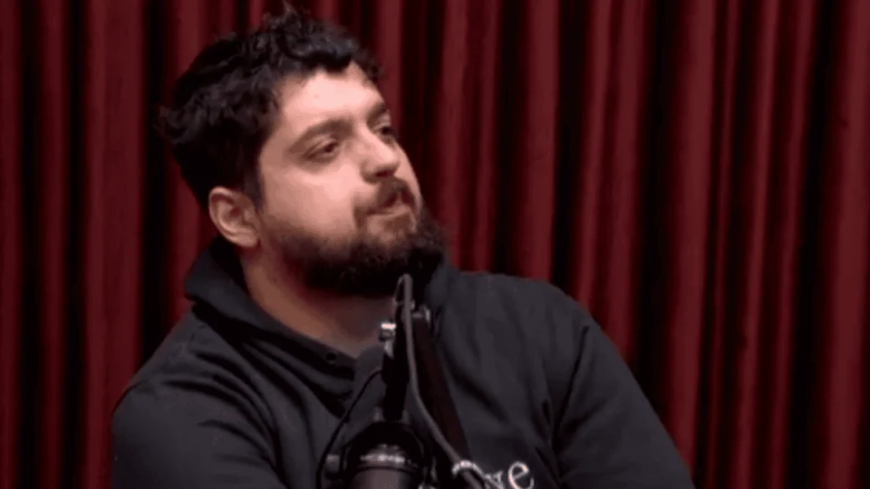 Monark é condenado a um ano de prisão por crime contra Flávio Dino