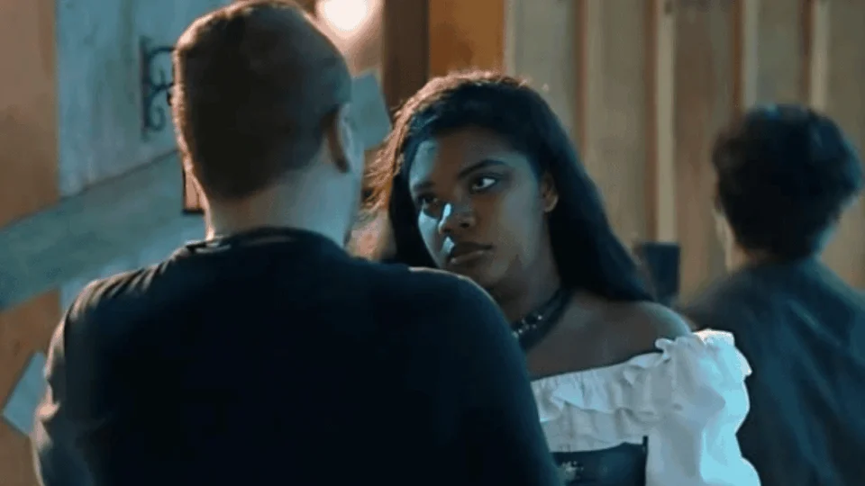 A Fazenda 16: Raquel dispara xingamentos e chama peoa de racista