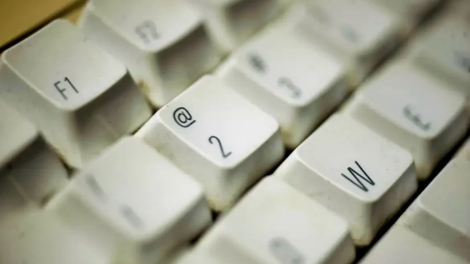 TSE: enquetes eleitorais sem autorização são proibidas