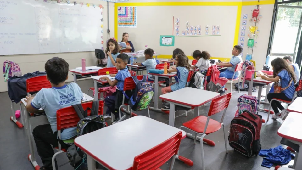 Confira as datas de início do ano letivo de 2025 na rede pública de ensino