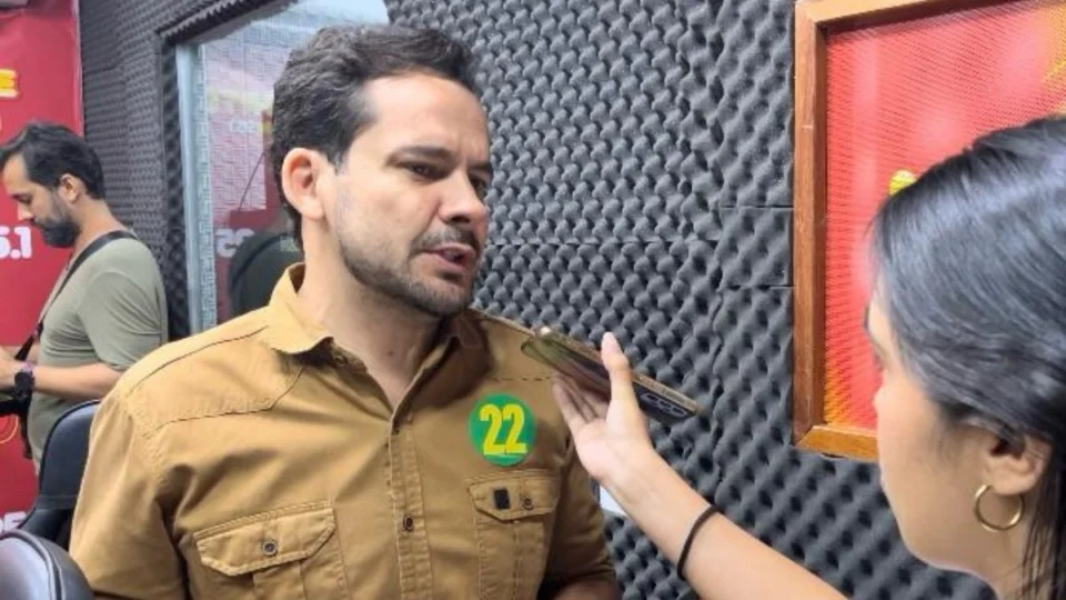 Bolsonaro define David Almeida como ‘biruta’, diz Alberto Neto