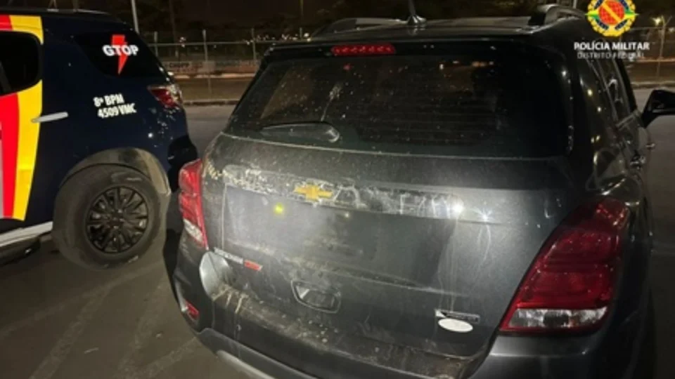 Três menores foram apreendidos com carro roubado no DF