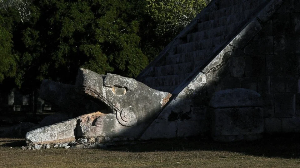 Estudante encontra cidade milenar Maia por acidente em floresta no México