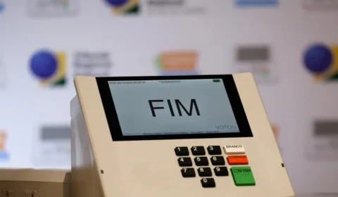 Segundo turno: eleitores retornam às urnas para escolher prefeitos de 51 municípios