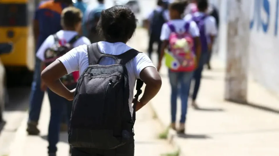 Calor no DF: Escola inova com sistema de umidificação; confira