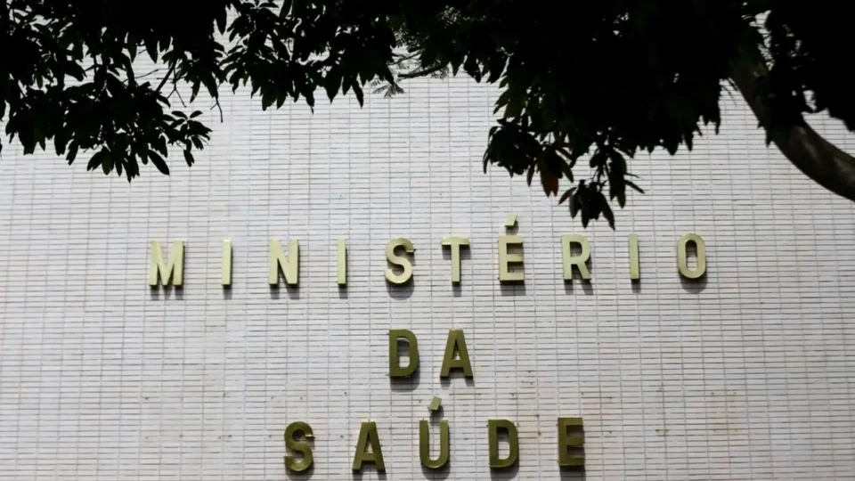 Infectados por HIV durante transplantes terão apoio do Ministério da Saúde