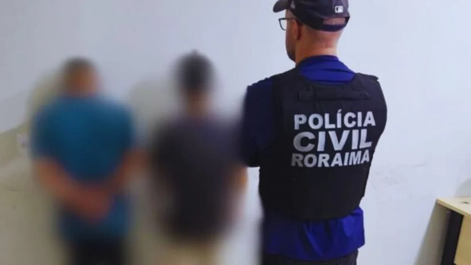 Irmãos de 25 e 19 anos são presos por estuprar menina de 12; os crimes teriam começado com o padrasto