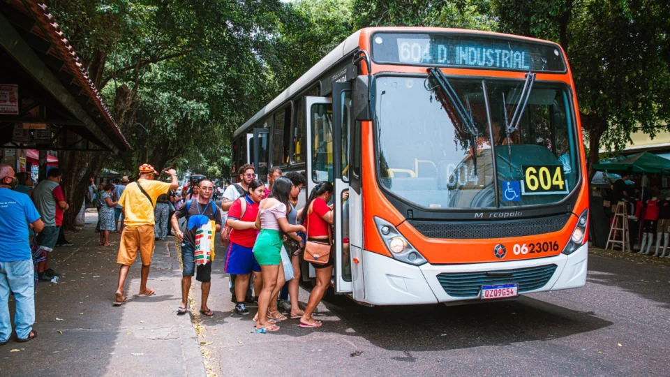 Manaus altera rotas de ônibus durante obras; veja o que muda e quando