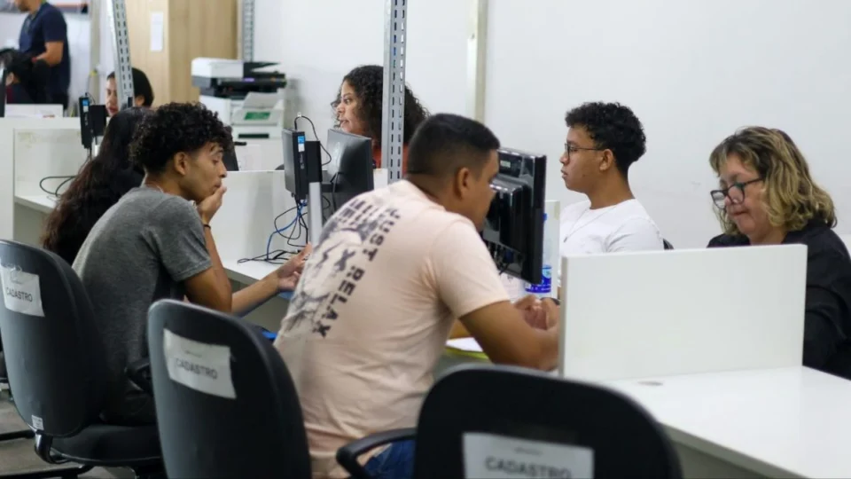 Sines disponibilizam 560 vagas de emprego nesta quarta (6) em Manaus