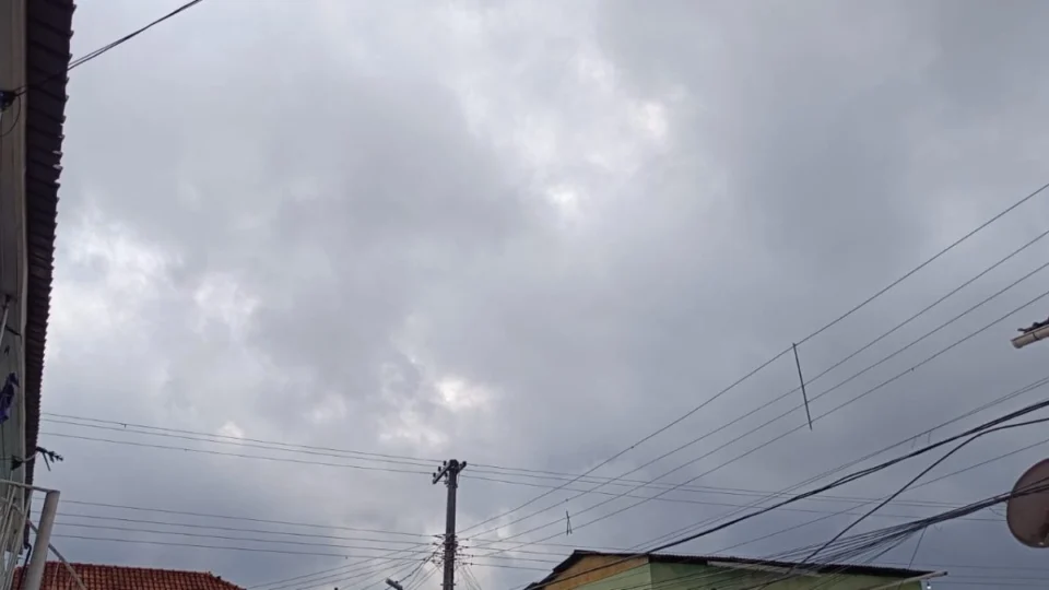 Previsão do tempo indica chuva em Manaus neste sábado (16); confira