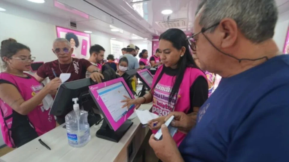 Correios e Serasa promovem feirão para negociação de dívidas em Manaus