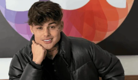 Influenciador gasta mais de R$ 100 mil em plásticas para se parecer com Cauã Reymond