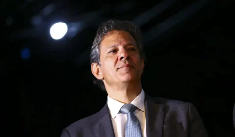 Corte de gastos: Haddad anunciará isenção de IR a quem recebe até R$ 5 mil e taxação de super-ricos