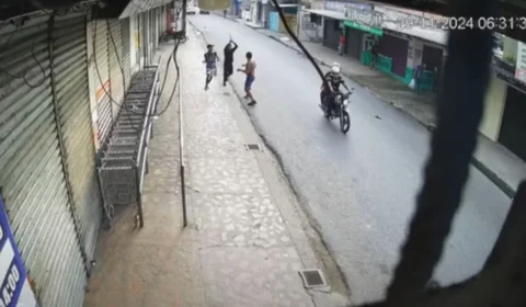 Homem é esfaqueado por suspeitos em plena luz do dia em Manaus