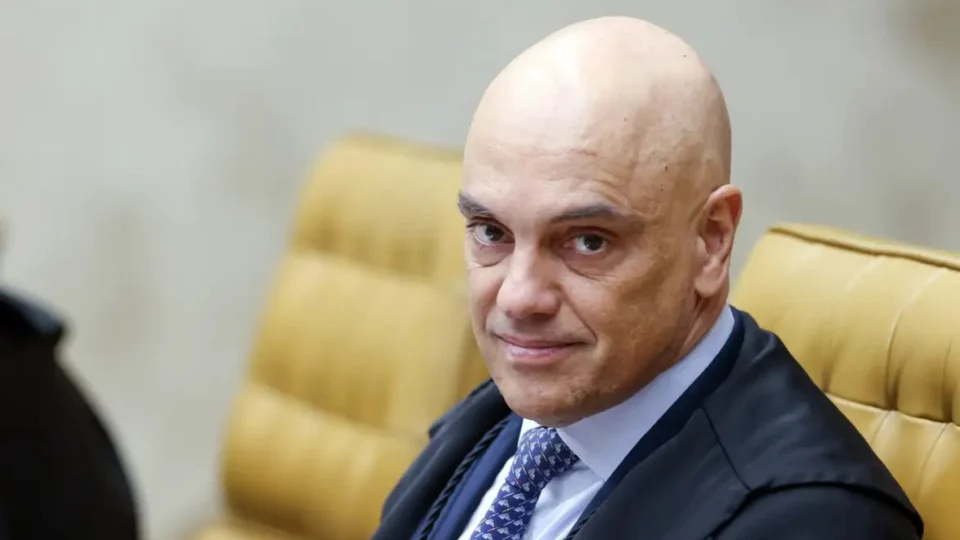 Alexandre de Moraes tira sigilo e envia relatório da PF sobre plano golpista à PGR