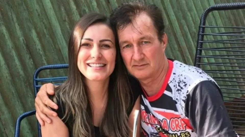 Pai de Andressa Urach convida filha para gravar conteúdo adulto; veja a reação dela