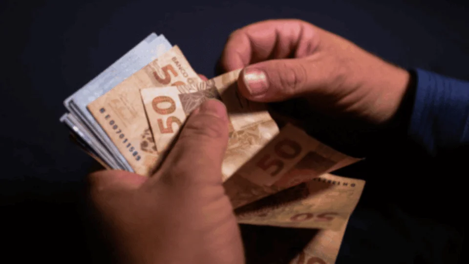 Dinheiro na conta? Veja dicas para usar o décimo terceiro com inteligência