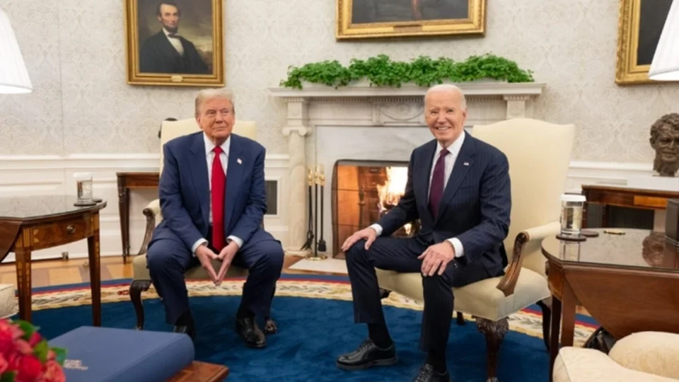 Donald Trump e Biden se reúnem na Casa Branca e falam sobre ‘transição pacífica’