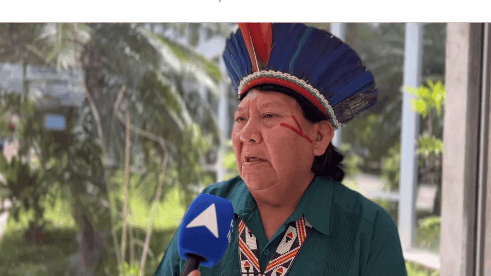 Líder dos Yanomami se reúne com autoridades do poder para cobrar combate ao garimpo ilegal; veja entrevista