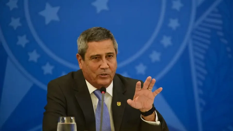 “Tese fantasiosa”, afirma Braga Netto sobre acusações de golpe