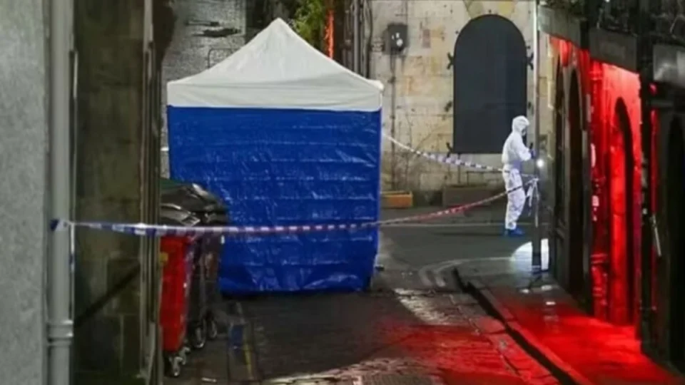 Cabeça de idoso decepada é confundida por decoração de Halloween