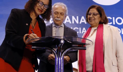 CNPq lança ‘Prêmio Mulheres e Ciência’ com R$ 500 mil em premiação